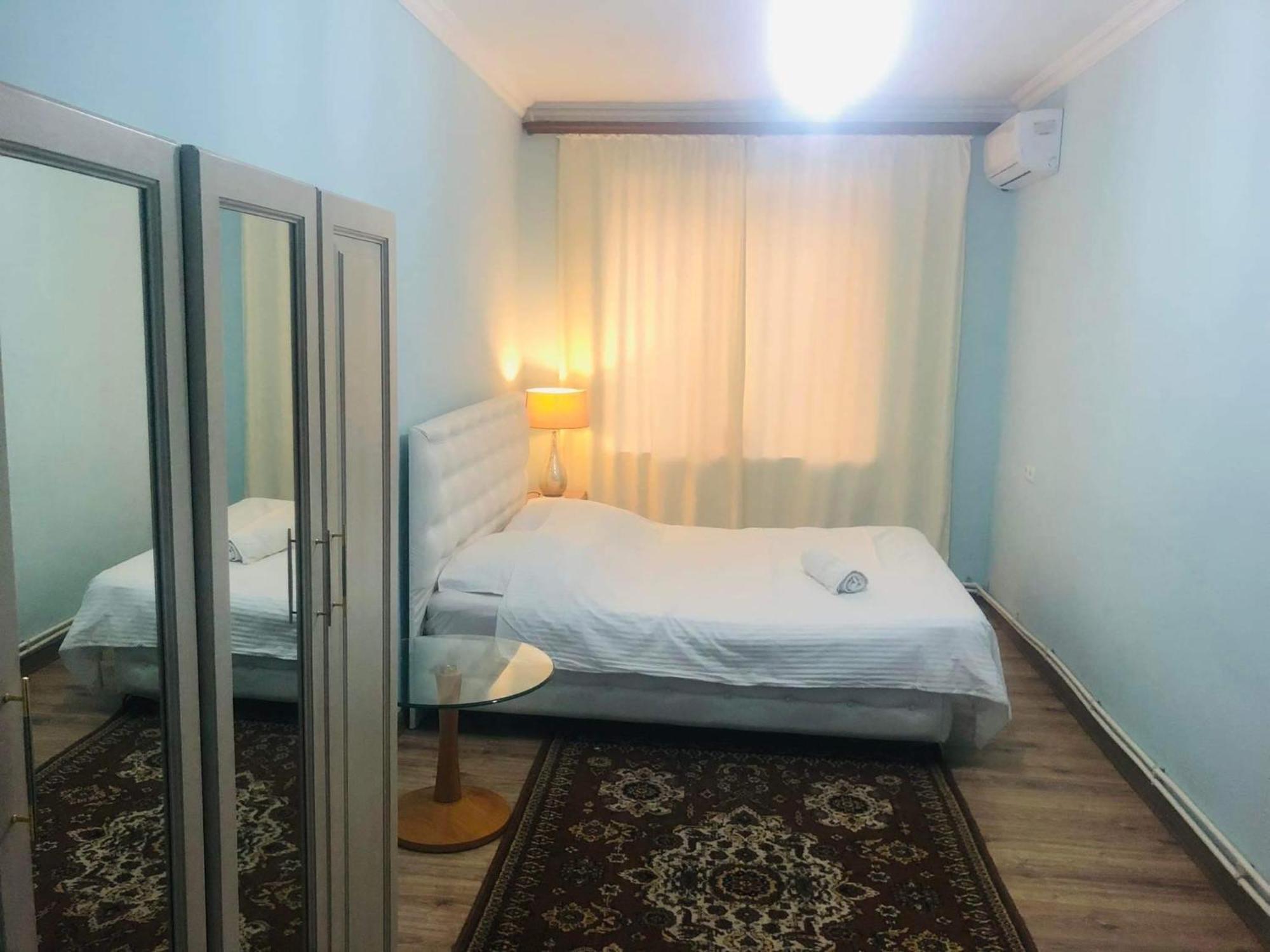 Center Hostel And Tours Єреван Екстер'єр фото