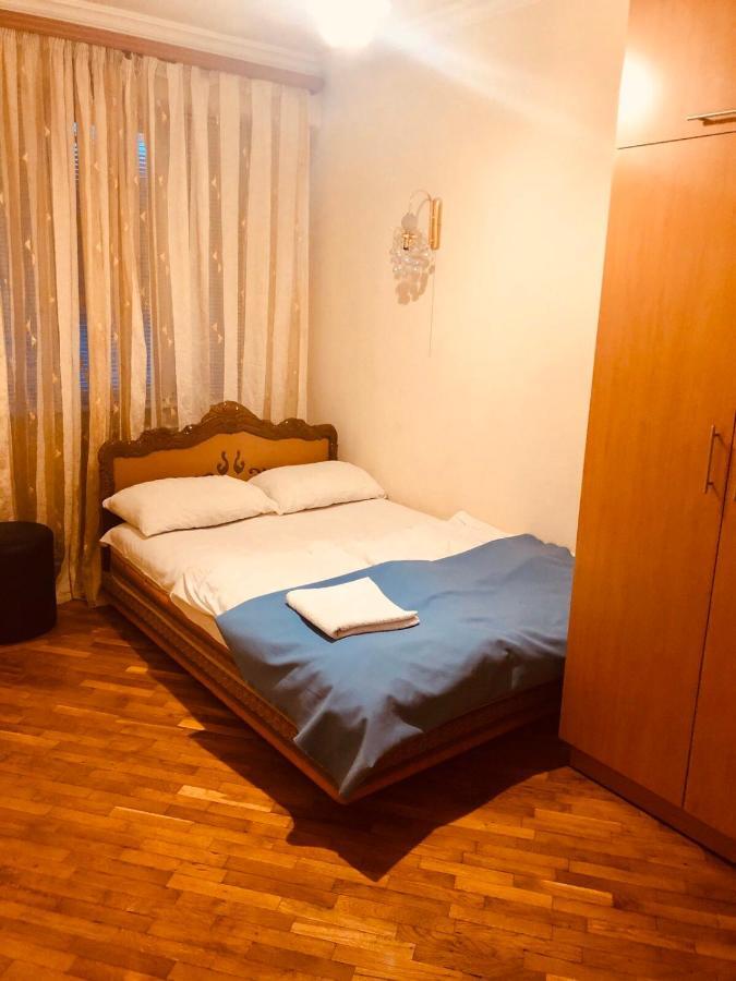 Center Hostel And Tours Єреван Екстер'єр фото